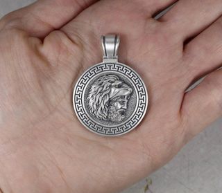 Colgante de Hércules en Plata Maciza.