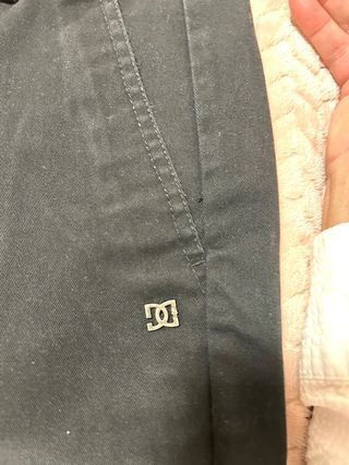 Bermuda DC paralel division  en negro.