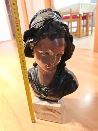 Busto clásico doncella