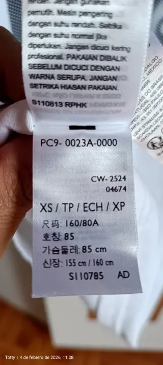 Camiseta Levi's x Jun Takahashi