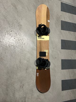 Snowboard + fijaciones + botas. 2 DÍAS DE USO.