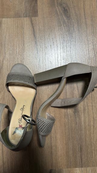 Sandalias tacón gris talla 39
