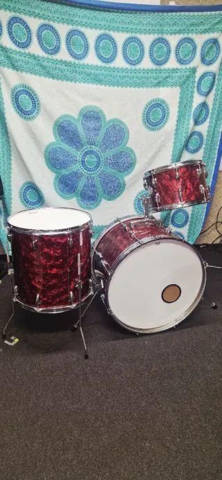 Batería Vintage Made in Japan Roja