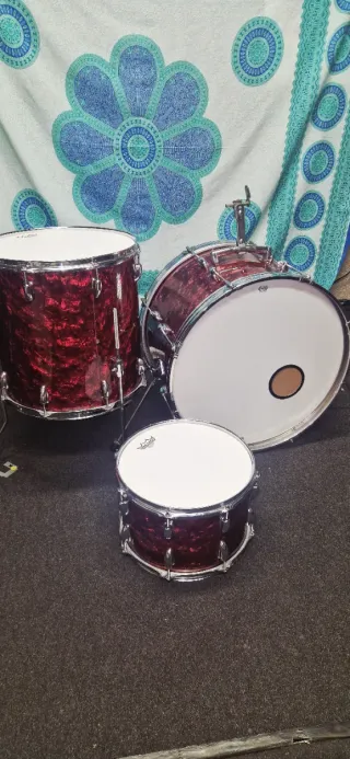 Batería Vintage Made in Japan Roja