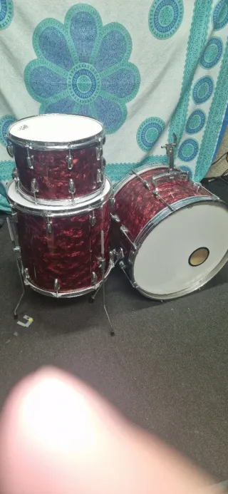 Batería Vintage Made in Japan Roja