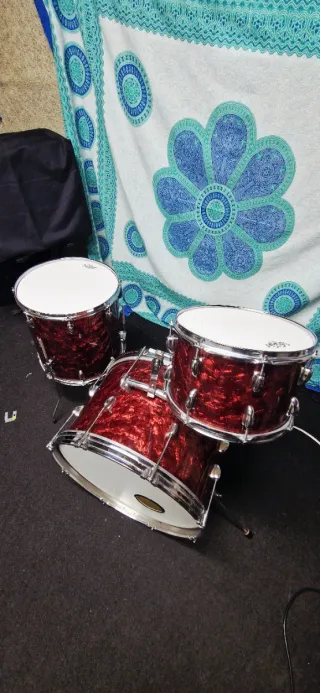 Batería Vintage Made in Japan Roja