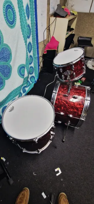 Batería Vintage Made in Japan Roja