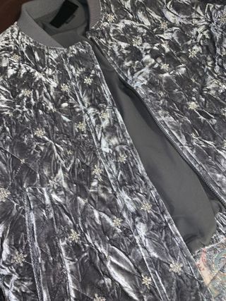 Chaqueta Zara plateada bordada