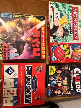 Pack 4 Juegos de Mesa Clásicos: Monopoly, Cluedo,
