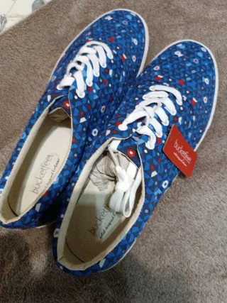 Zapatillas Bucketfeet azules y multicolor