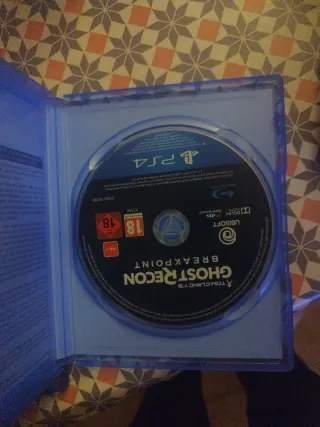 PS4 Cyberpunk 2077 y Ghost Recon Breakpoint