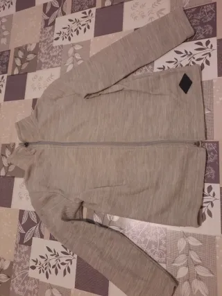 3 felpe invernali bambino 6-7 anni + 1 omaggio