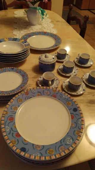 Set piatti e  tazzine caffè con zuccheriera