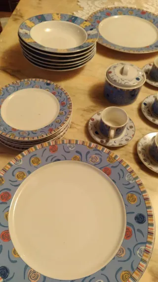 Set piatti e  tazzine caffè con zuccheriera