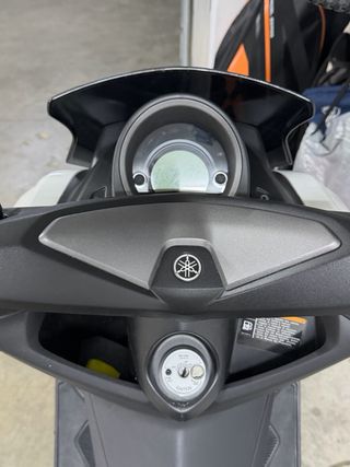 Yamaha NMAX 125 Scooter Automática