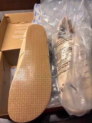 Zapatillas nuevas respetuosas MTNG beige Free-Mia