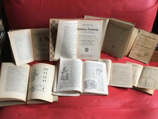 LOTE DE 8 ANTIGUOS LIBROS Y MANUALES 1900 Y MÁS