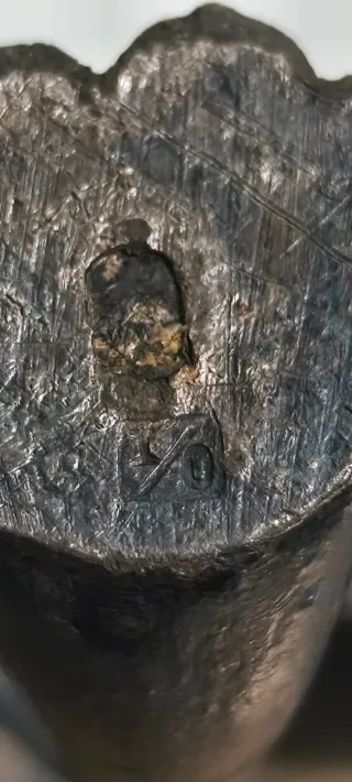 Frutero antiguo metal con patas de león