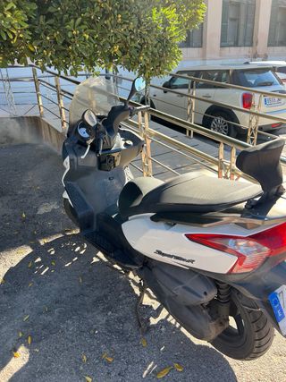 Kymco Superdink 125cc Maxi Scooter