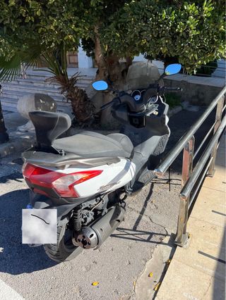 Kymco Superdink 125cc Maxi Scooter