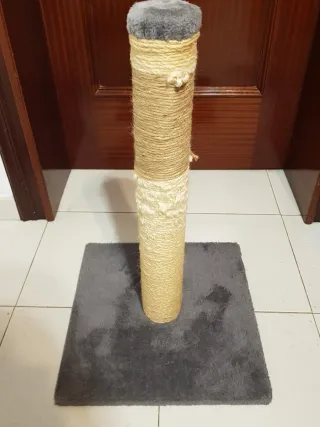 Rascador para gatos con base