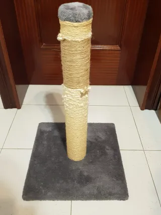 Rascador para gatos con base
