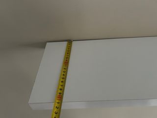 Mueble de salón blanco y negro