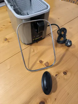 Freidora Jata 1L Inoxidable. Tapa rota.