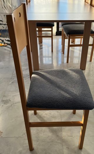 Mesa comedor y 4 sillas madera