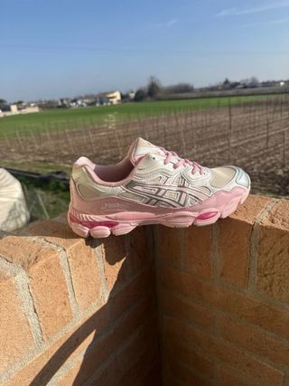 Scarpe Asics rosa e argento