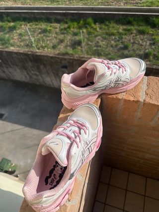 Scarpe Asics rosa e argento