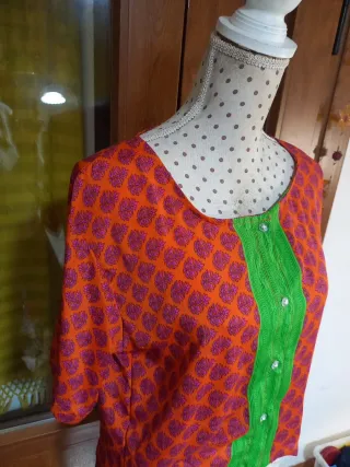 Blusa de seda estampada