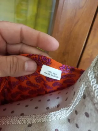 Blusa de seda estampada