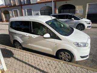 Ford E-Tourneo Courier 2016