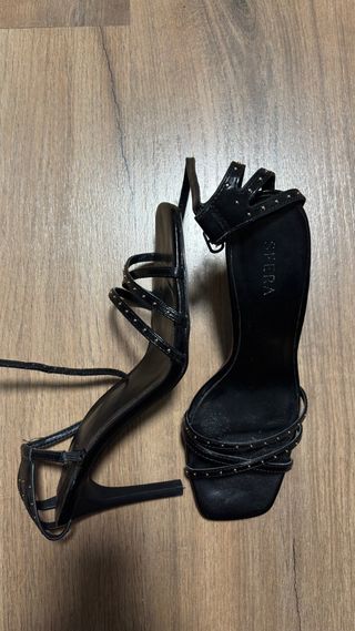 Sandalias Sfera Tacon Tachuelas Doradas