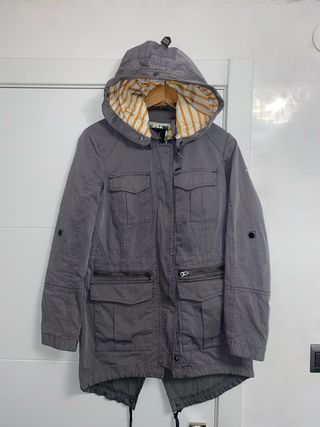 Parka Khujo gris con capucha