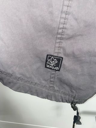 Parka Khujo gris con capucha
