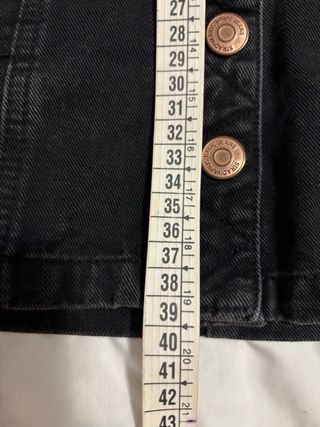 Minigonna nera con bottoni