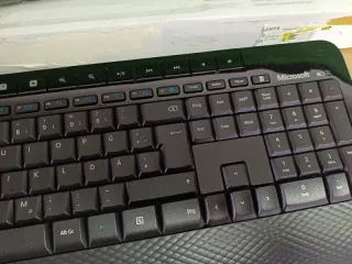 Microsoft Wireless Desktop 2000 Teclado y Ratón