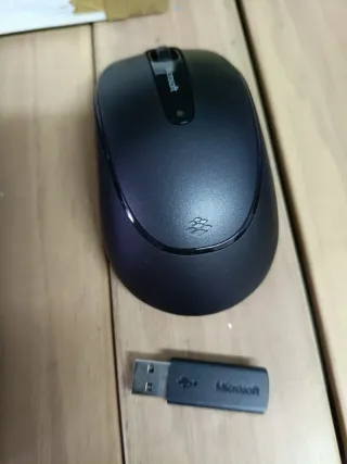 Microsoft Wireless Desktop 2000 Teclado y Ratón