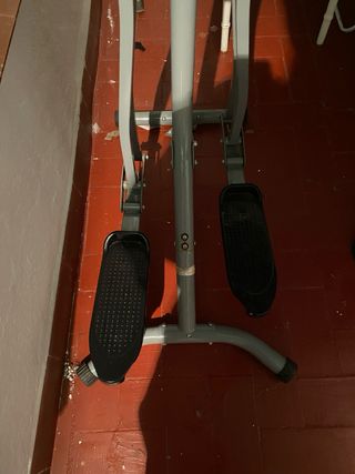 Bicicleta Elíptica Gris con Asiento