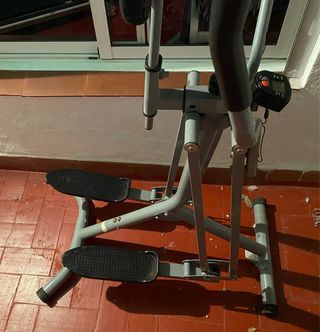 Bicicleta Elíptica Gris con Asiento