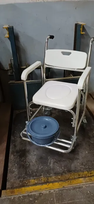 Silla ducha con ruedas