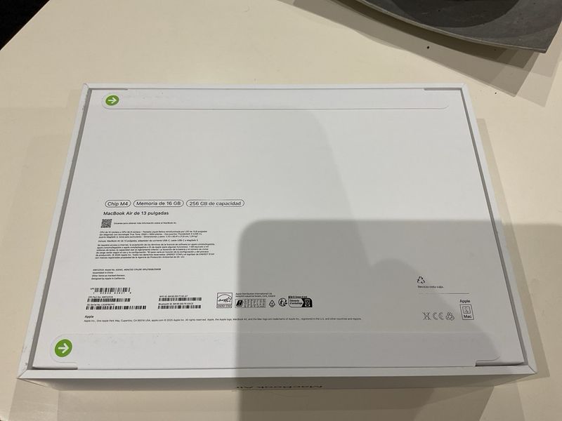 MacBook Air 13” M4 16/256 GB Nuevo afbeelding 2
