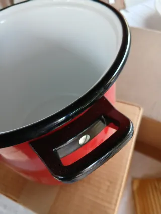 Tegame moneta smaltato rosso