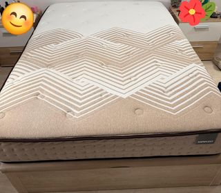 Canapé 135x190 y 2 mesitas de noche