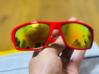 Occhiali da sole rossi per bambini