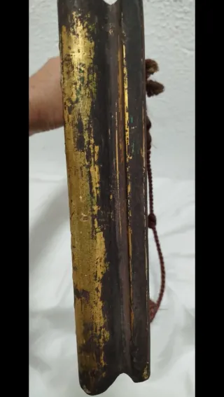 Marco de madera vintage dorado