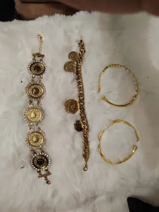 Conjunto de 3 pulseras doradas