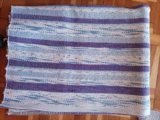 Jarapa tejida rayas azules y moradas